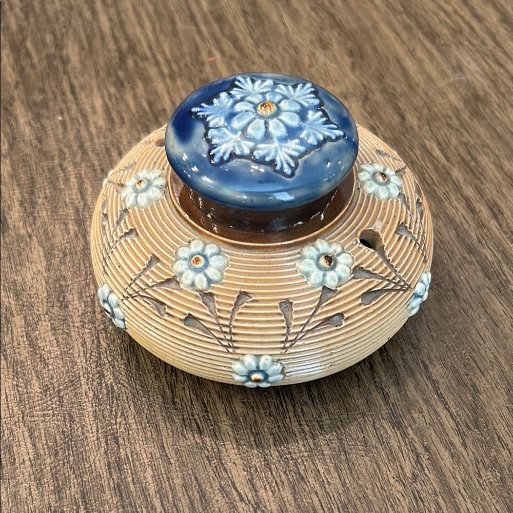 Antique Doulton Lambeth Ceramic Inkwell